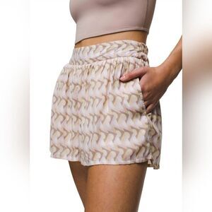 Prana Iguala Shorts Women's Medium M Willow Retro Geo Cotton Lined AOP Brand New